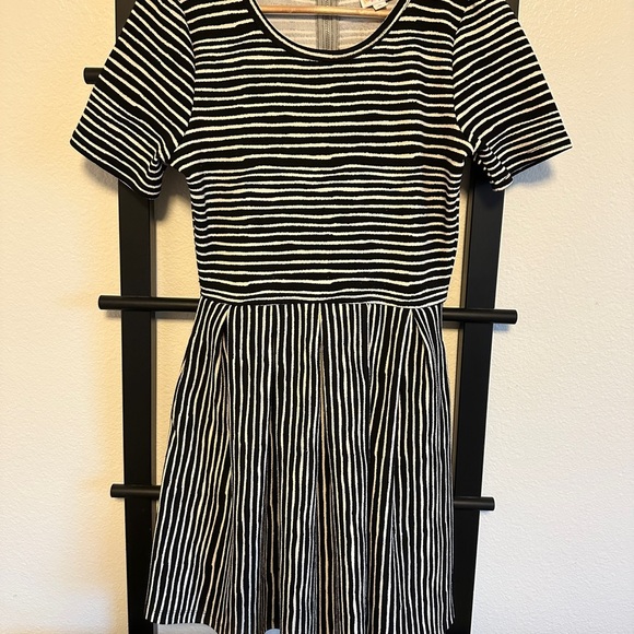 LuLaRoe Dresses & Skirts - Lularoe Black and White Striped Dress